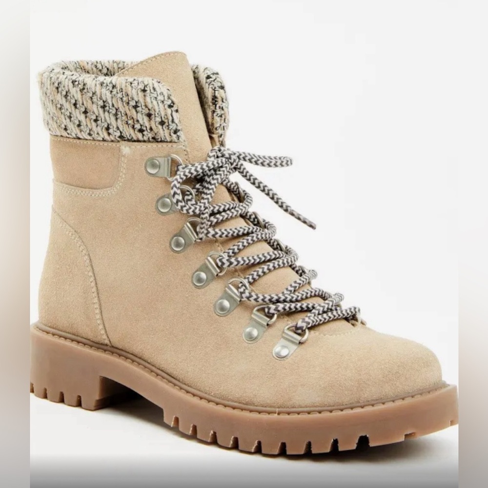 NWOB 𝐂𝐋𝐄𝐎 + 𝐖𝐎𝐋𝐅 Women's Fashion Hiker